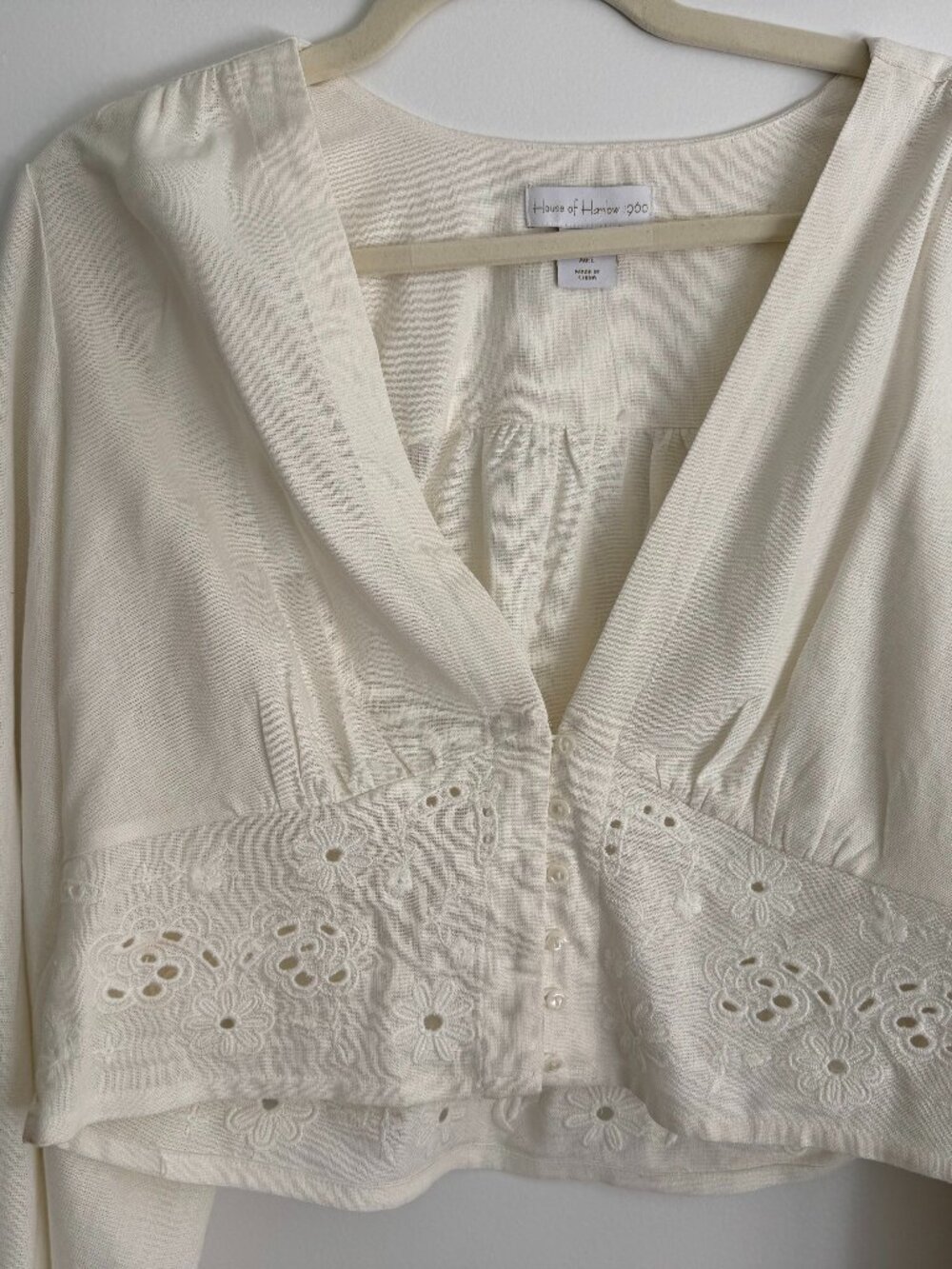 House of Harlow 1960 Ivory Embroidered Blouse – NEVER WORN